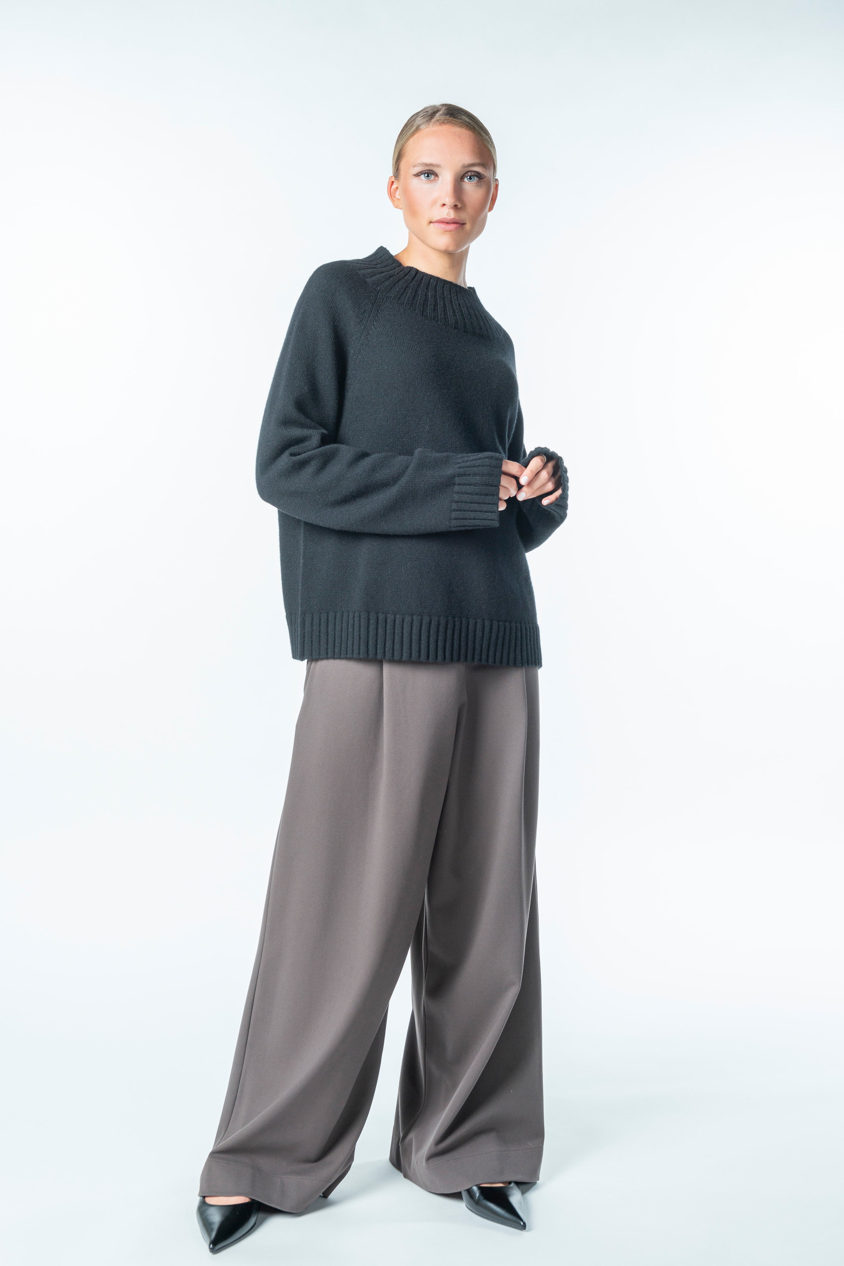 wide pleated trousers Code 87 Chestnut